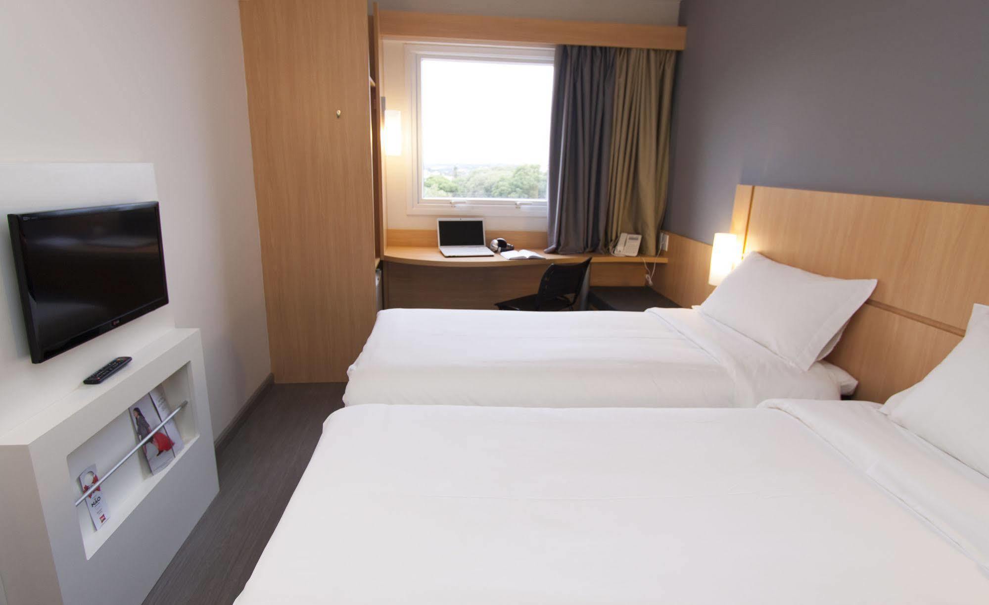 Hotel Ibis Cascavel Extérieur photo